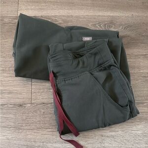 FIGS Zamora Jogger & Catarina Scrub Top SET